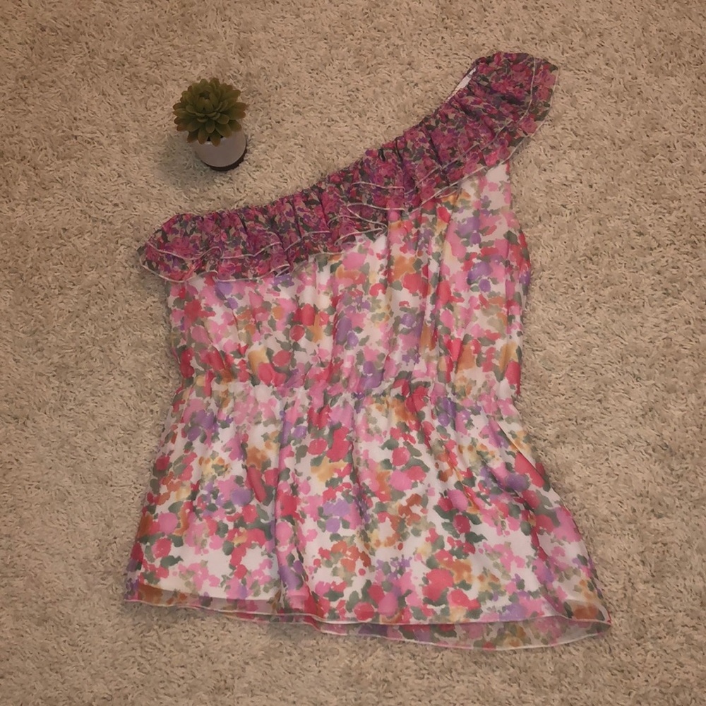 NWOT Gianni Bini one shoulder blouse